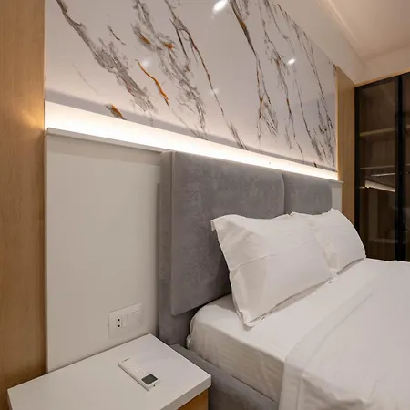 Regal Luxury Apartment *