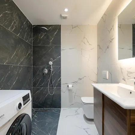 Regal Luxury * Sarandë