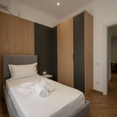 Regal Luxury Apartment *